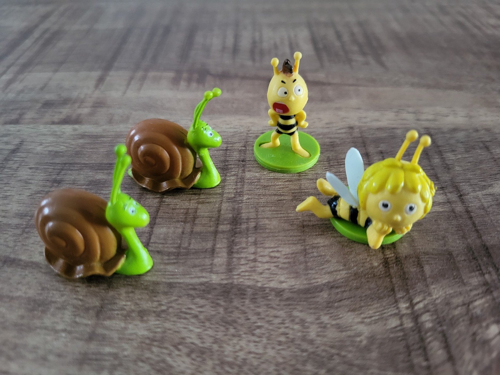 Maya de Bij en Willy figuren met slakken, Verzamelen, Ophalen of Verzenden, Zo goed als nieuw, Hardplasticfiguren