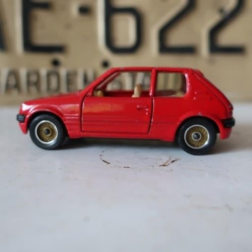 Peugeot 205 GTI rood 1:43 Solido Made in France origineel, Ophalen of Verzenden, Gebruikt, Auto, Solido