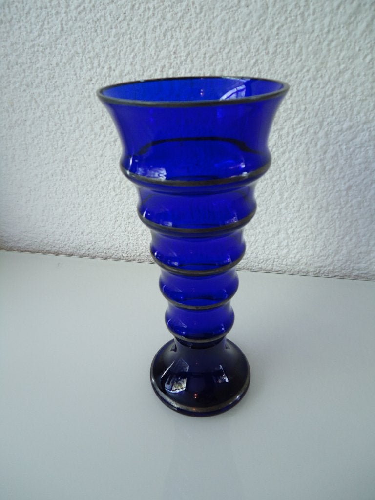Mooie oude blauwe vaas glas in art Deco Jugendstil stijl, Huis en Inrichting, 26 cm, Blauw, Ophalen of Verzenden, Glas