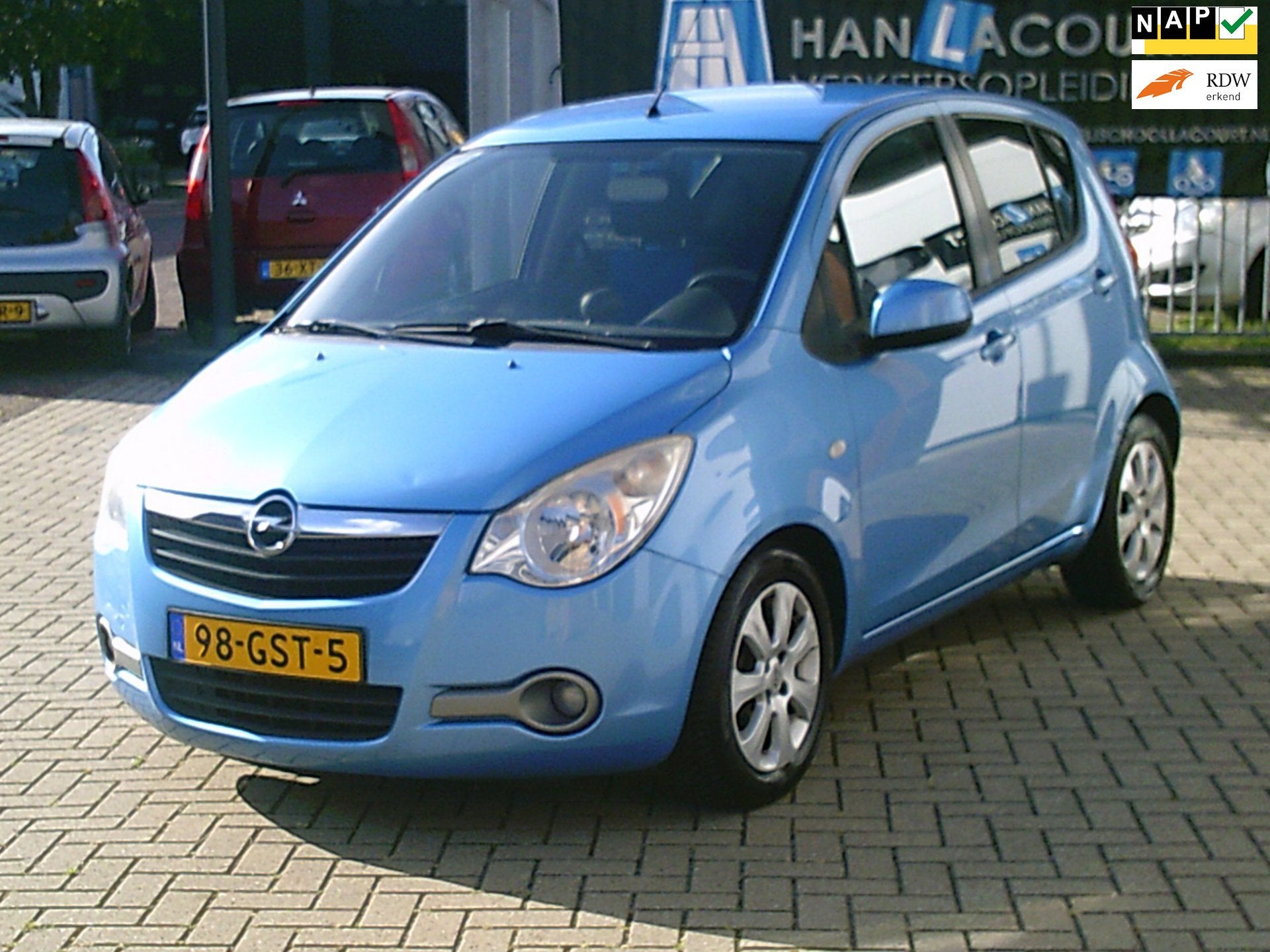 Opel Agila 1.0 Enjoy Nwe Apk 06-10-2027 Airco LM-V Stuurbekr, Auto's, Dealer onderhouden, Gebruikt, 31 €/maand, Blauw