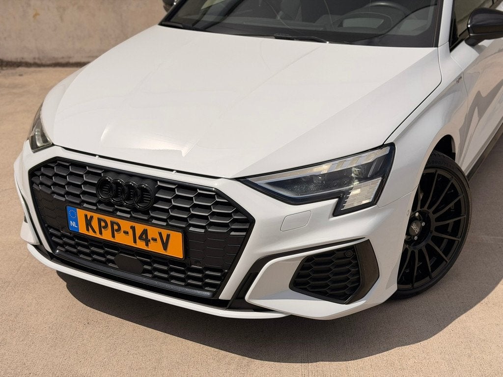 Audi A3 Limousine 35 TFSI S-Line S-tronic 19' OZ B&O HUD Sfe, 4 cilinders, 150 pk, Wit, Automatische klimaatregeling