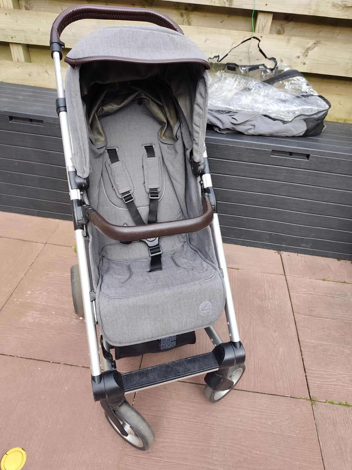 Mutsy Nexo buggy met gebruikerssporen en accessoires, Kinderen en Baby's, Buggy's, Ophalen, Gebruikt, Overige merken, Verstelbare rugleuning