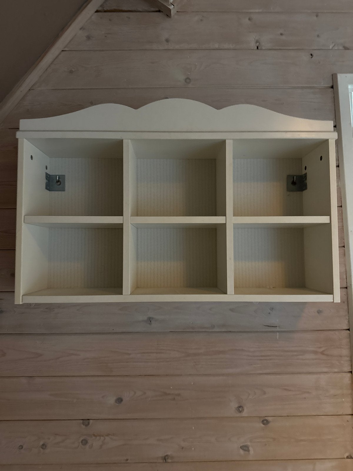 Crèmekleurig wandrek met 6 vakken Hensvink, Ophalen, Met plank(en), Gebruikt, 50 tot 100 cm