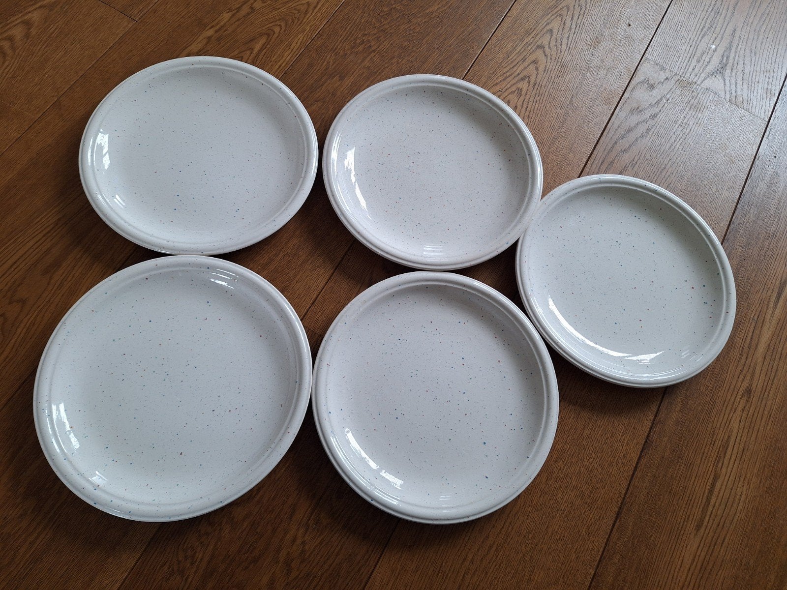John Tams Banquet Confetti Servies - 5 Borden Ø25cm, Ophalen of Verzenden, Zo goed als nieuw, Bord(en), Overige stijlen