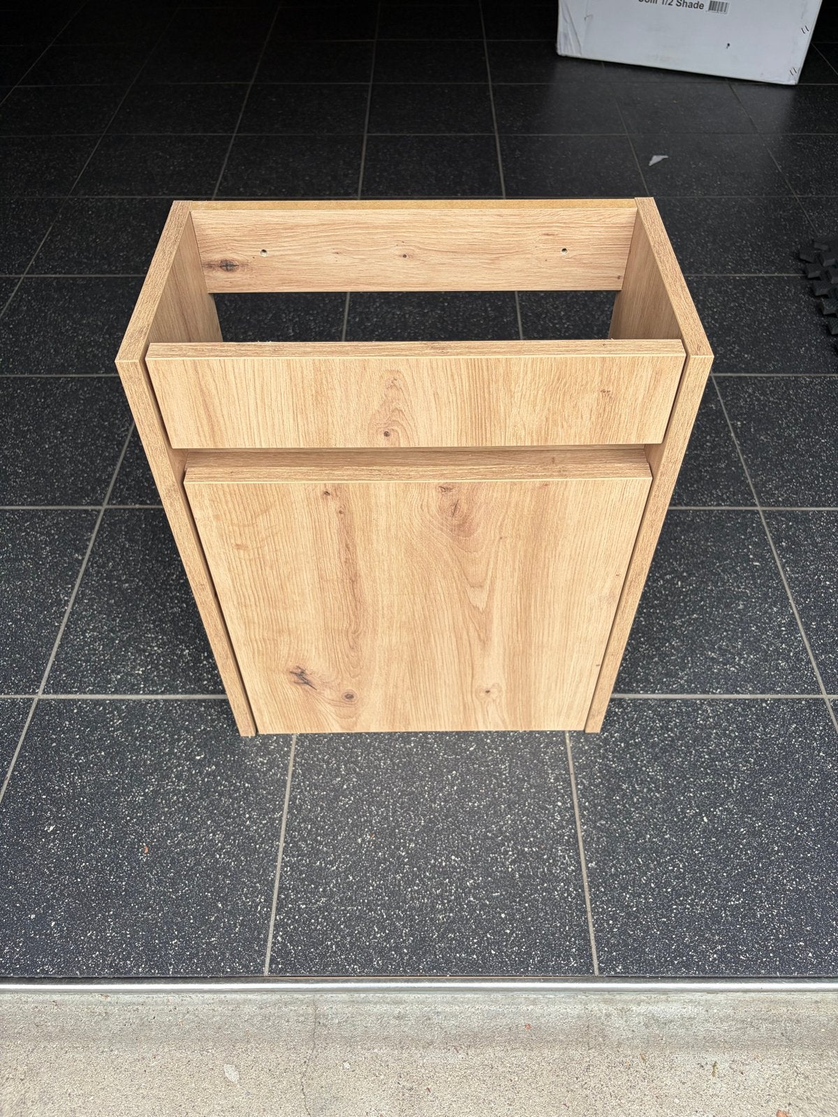 Nieuw eikenkleurig wastafelmeubel (ongebruikt), Huis en Inrichting, Ophalen, Minder dan 50 cm, Nieuw, Minder dan 25 cm