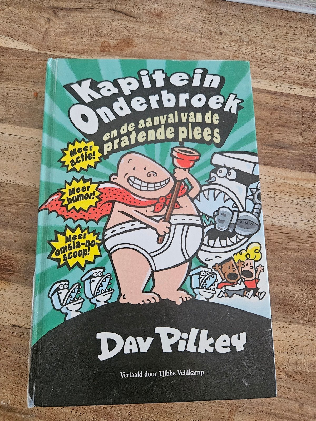Kapitein Onderbroek en de aanval van de pratende plees, Ophalen of Verzenden, Zo goed als nieuw, Dav Pilkey, Fictie algemeen