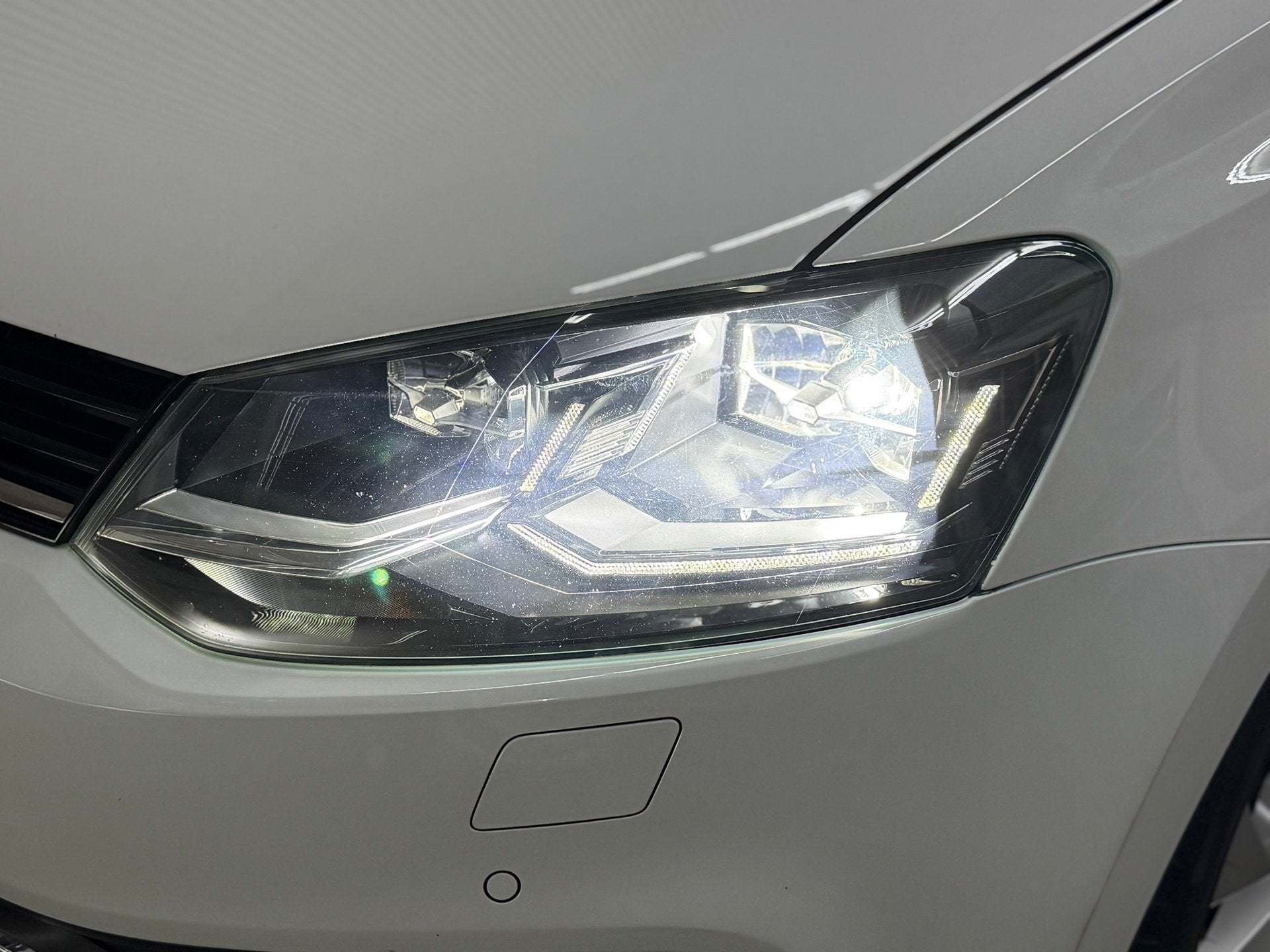 Volkswagen Polo 1.2 TSI Highline 2016 DSG LED CRUISE NAVI PD, Stof, Gebruikt, 4 cilinders, 1039 kg