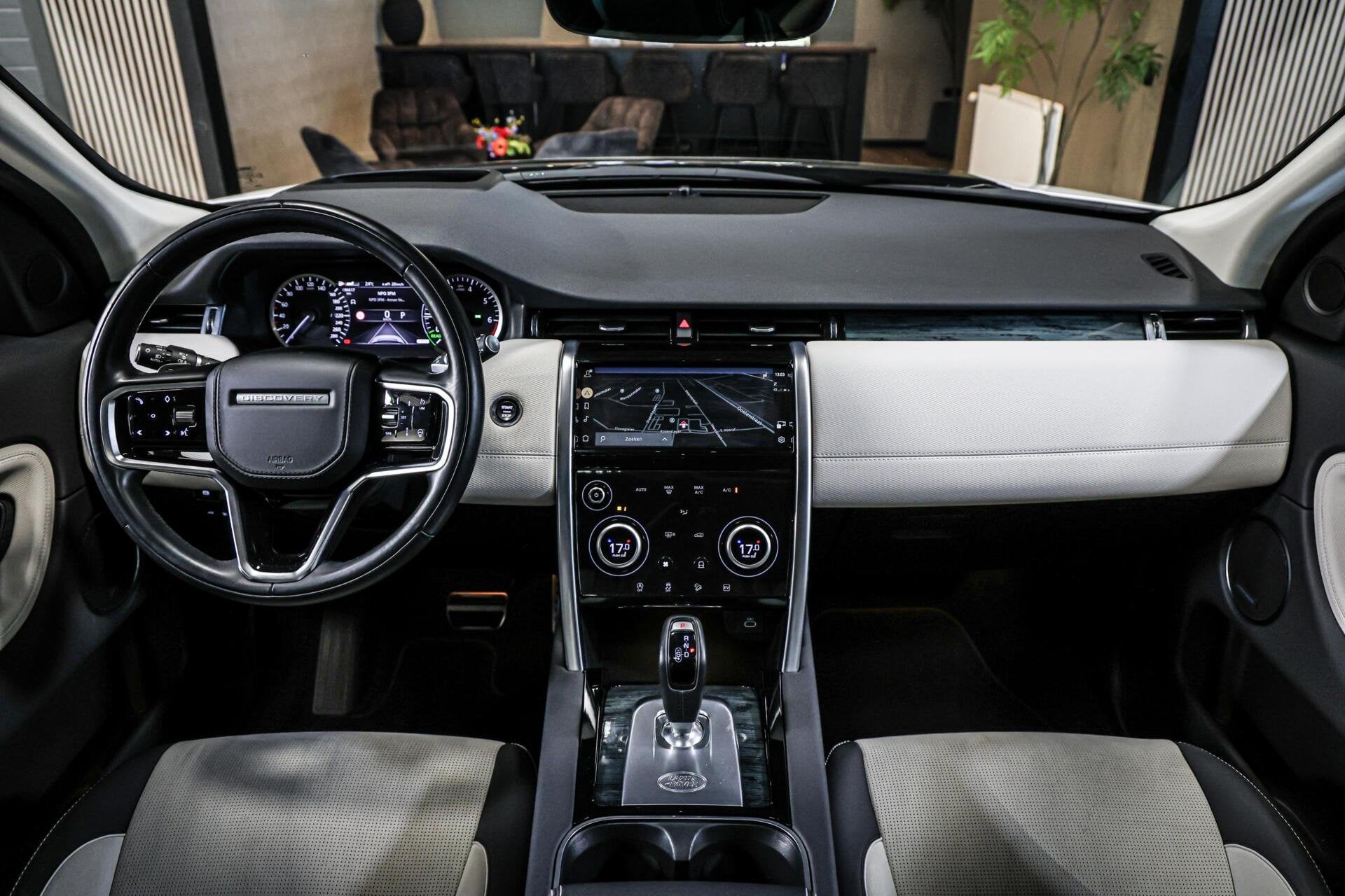 Land Rover Discovery Sport P300e 1.5 R-Dynamic HSE|Pano|HUD, 309 pk, 1497 cc, Gebruikt, Met garantie (alle)
