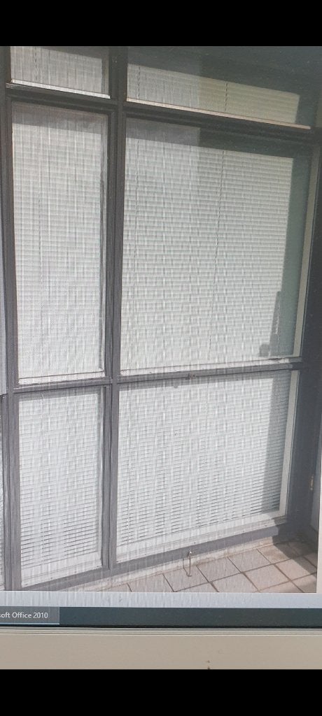 2 witte aluminium luxaflex ( 2,5 cm), Huis en Inrichting, Gebruikt, Overige merken, Wit, Ophalen of Verzenden