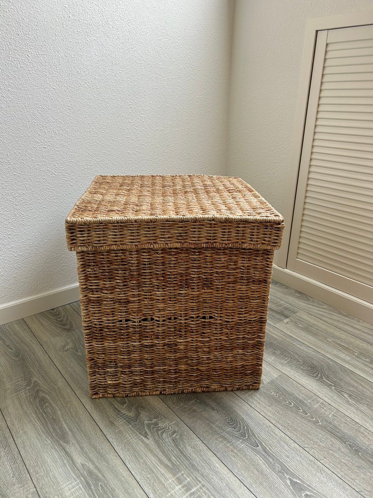 Mooie mand, kan ook gebruikt worden als tafel, Ophalen, Gebruikt, Mand, Vierkant