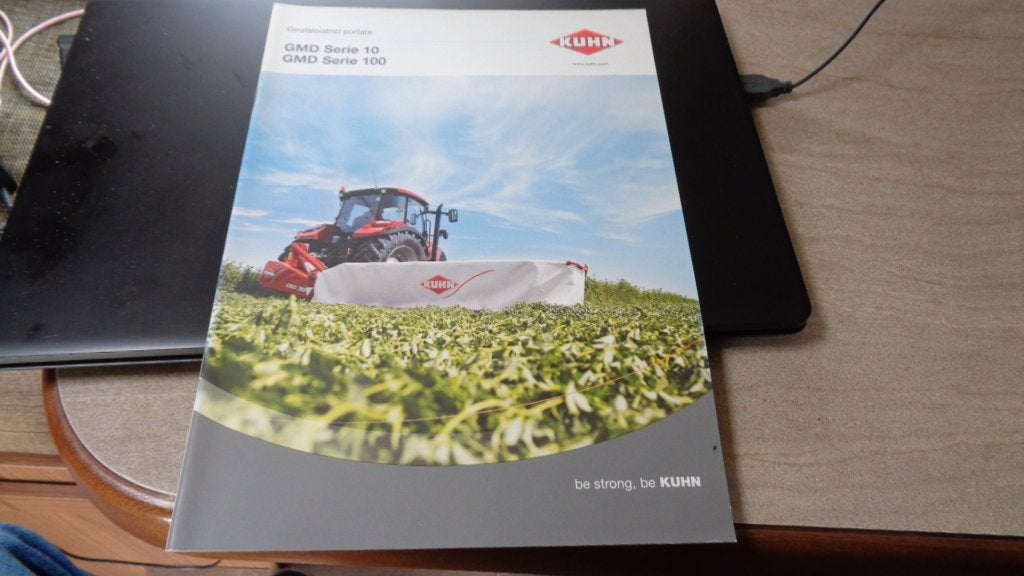 Folder  KUHN  ,   GMD  SERIE 10  en  100  ,  8-2015, Verzenden, Nieuw, Overige merken