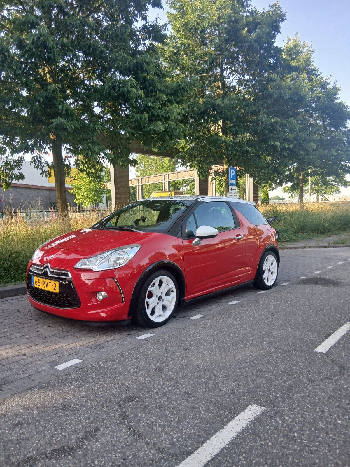 Citroën DS3 1.6 2011 Rood leuke Ds3 voor de Liefhebber!!, 15 km/l, 49 €/maand, Handgeschakeld, 570 kg