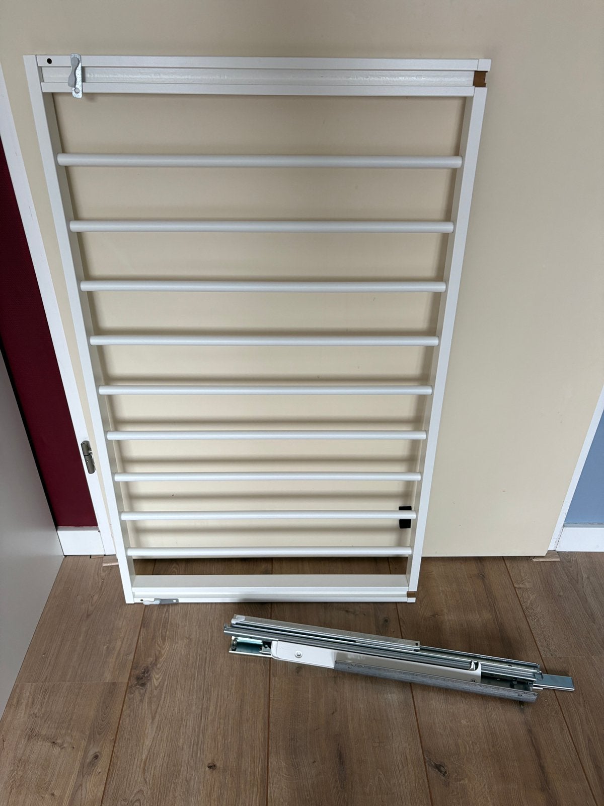 TE KOOP: IKEA komplement uittrekbare broekhanger, Ophalen, Zo goed als nieuw