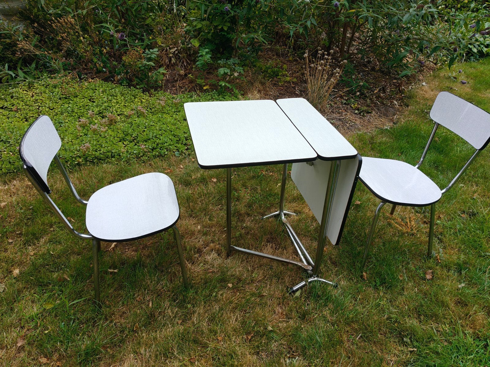 Vintage Retro FORMICA set_3  opvouw-tafel en 2 stoelen, Verzamelen, Retro, Ophalen, Huis en Inrichting