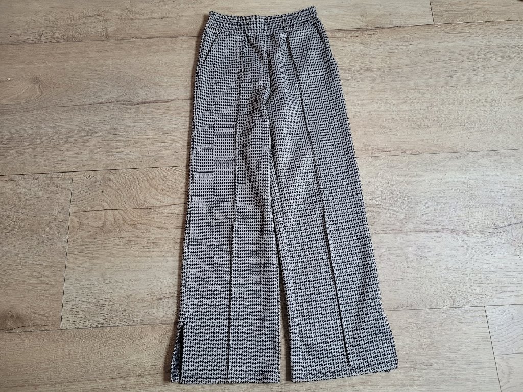 WE beige bruin geruite broek maat 140 ~ SJ2028, Kinderen en Baby's, Kinderkleding | Maat 140, Broek, Gebruikt, WE, Meisje
