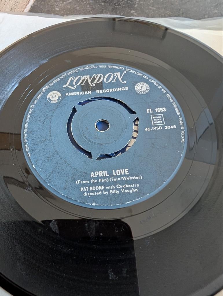 Pat Boone - April love/ when the Swallows come back, Cd's en Dvd's, Vinyl Singles, Ophalen of Verzenden, Gebruikt, Pop