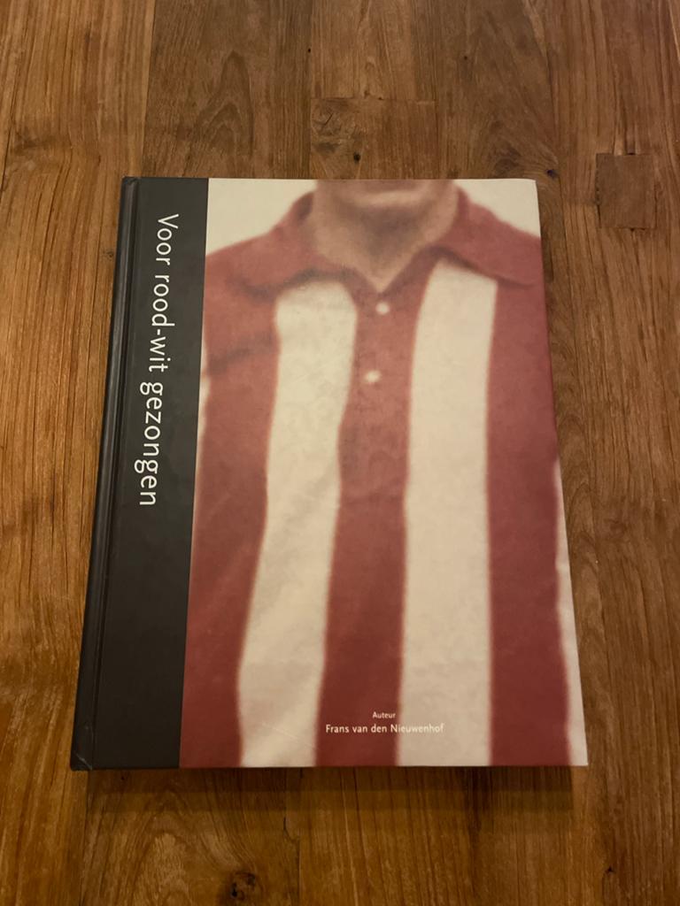 Voor rood-wit gezongen (PSV), Ophalen of Verzenden, Zo goed als nieuw, Balsport