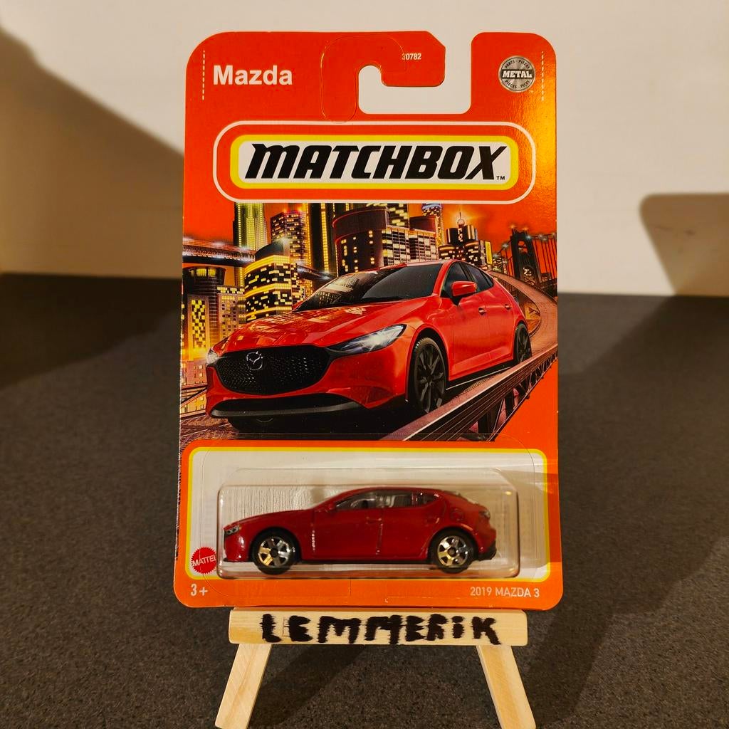 Matchbox Mazda 2019 Mazda 3 Long Card - Nieuw in verpakking, Hobby en Vrije tijd, Modelauto's | Overige schalen, Ophalen of Verzenden