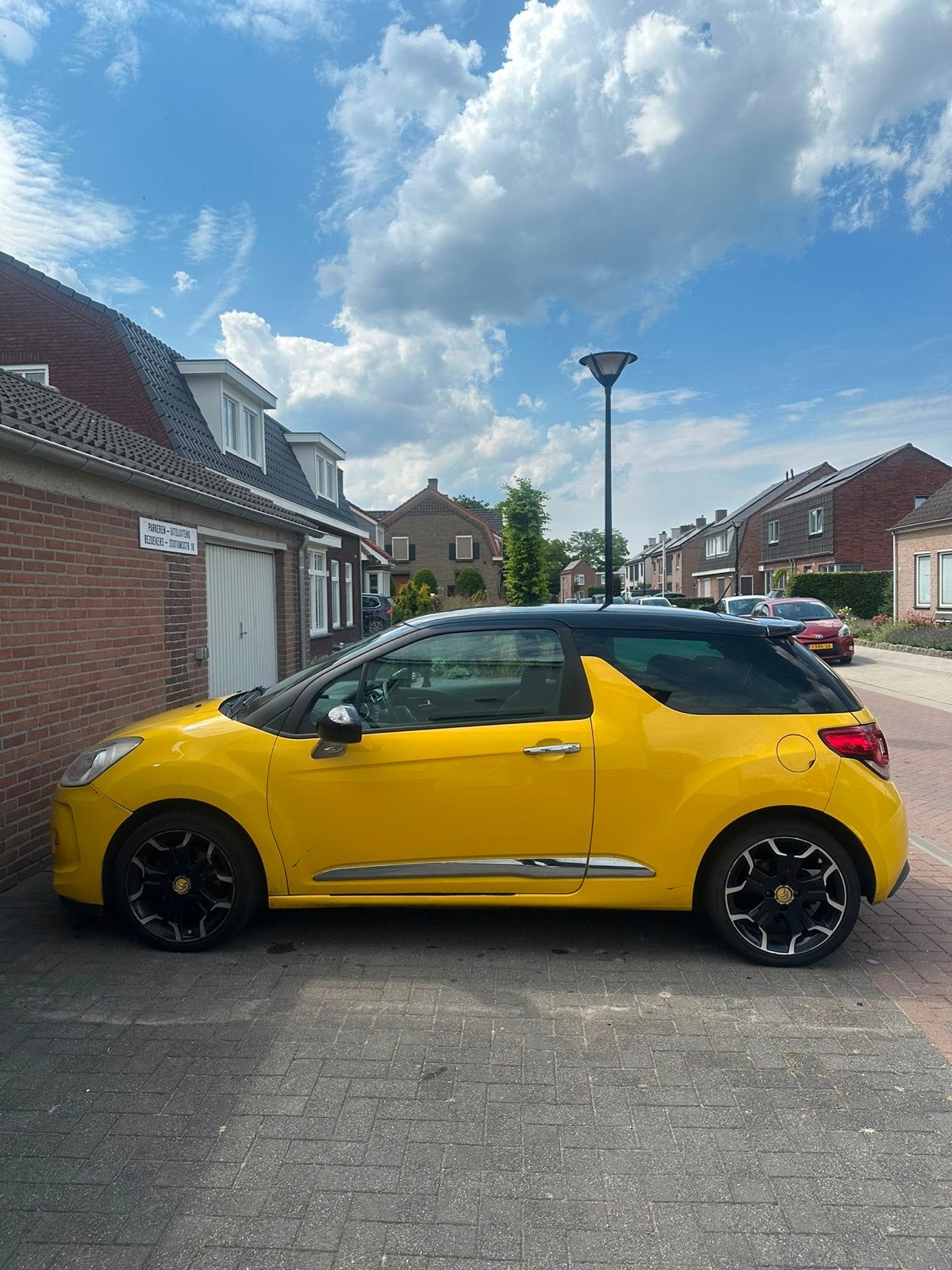 Citroën DS3 1.6 THP 2011 Geel, Auto's, Citroën, 15 km/l, 49 €/maand, Geel, Handgeschakeld
