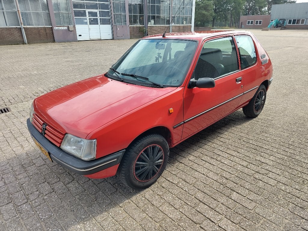 Peugeot 205 1.4 Generation 1997 Rood, USB, 4 cilinders, Origineel Nederlands, Handgeschakeld