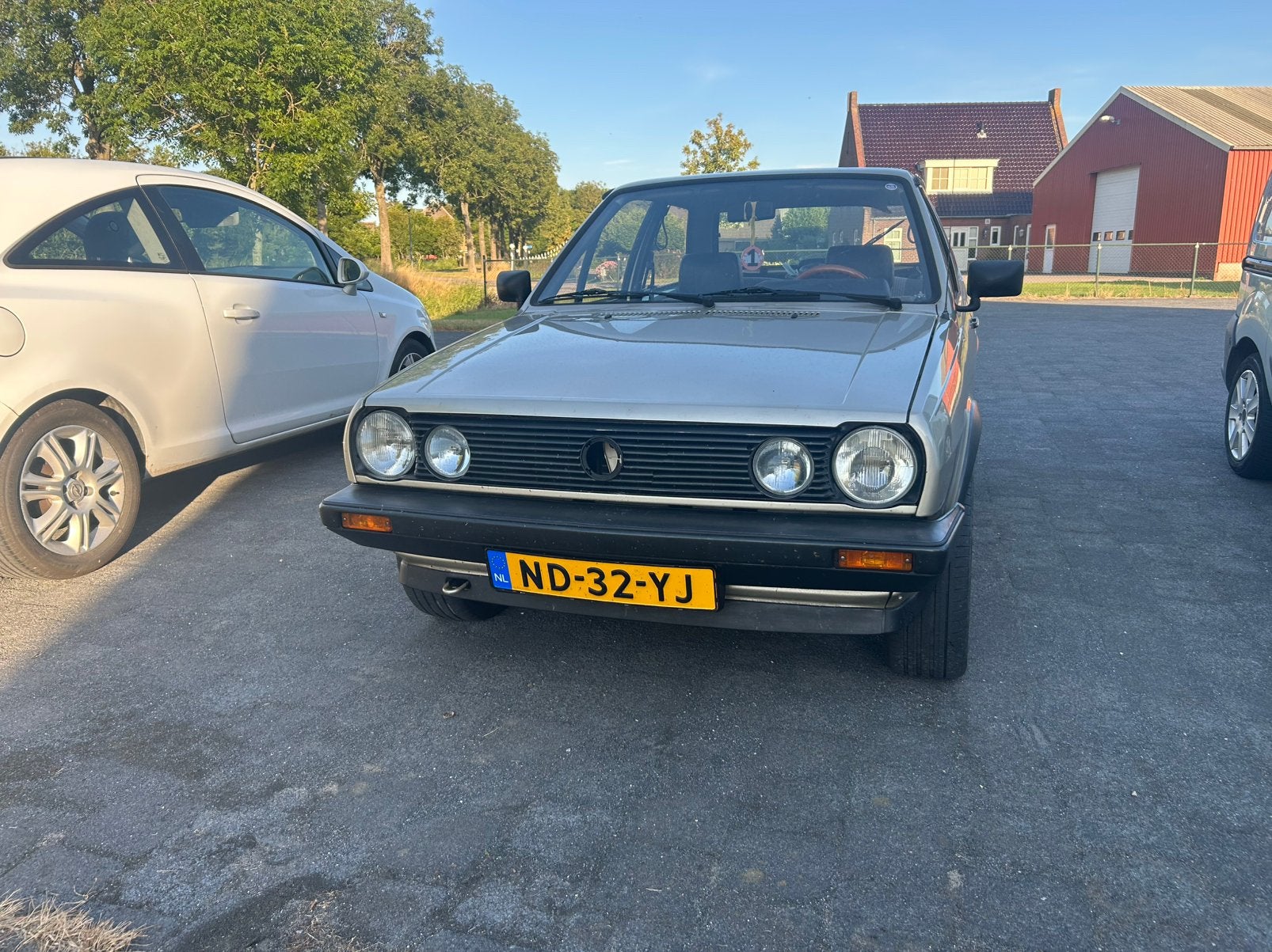 GEZOCHT: Voorgrille dubbele koplamp vw polo 1.3 86c coupe, Ophalen of Verzenden