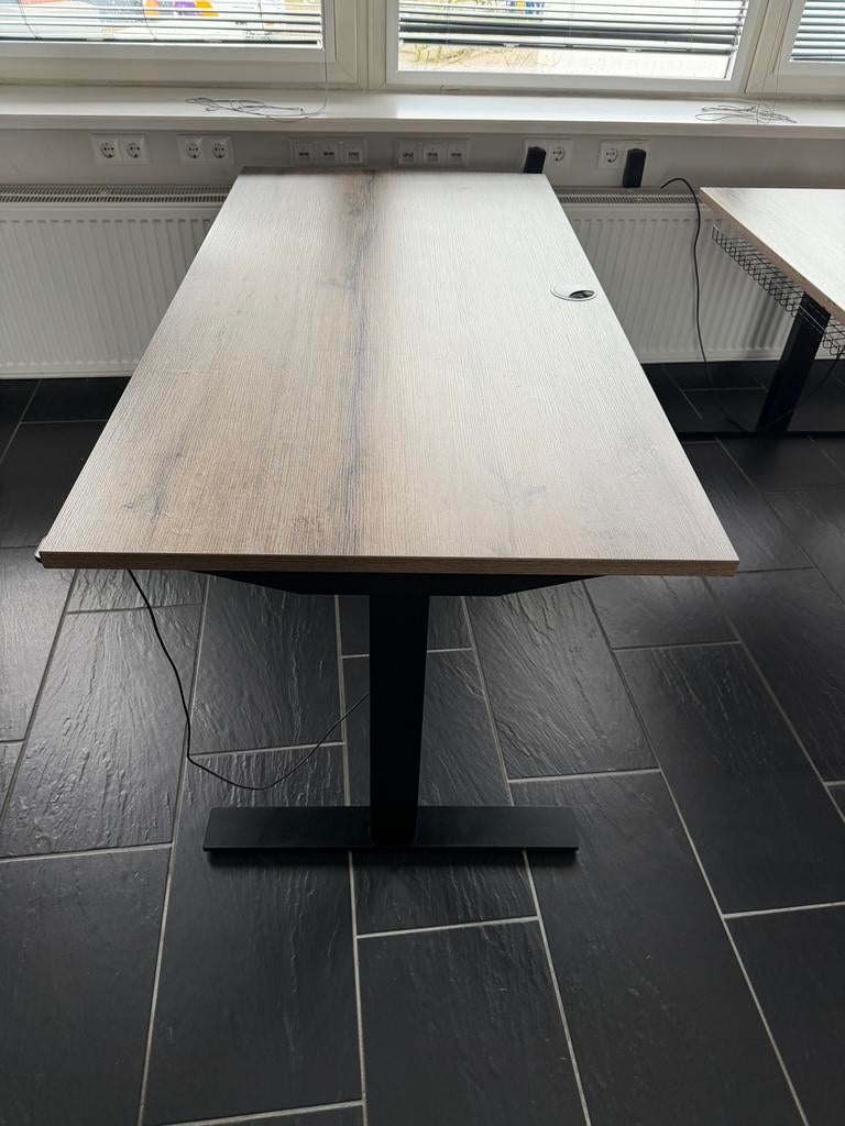 Zit-sta bureau 160 x 80, Ophalen, Kabelgoot, ., Zo goed als nieuw