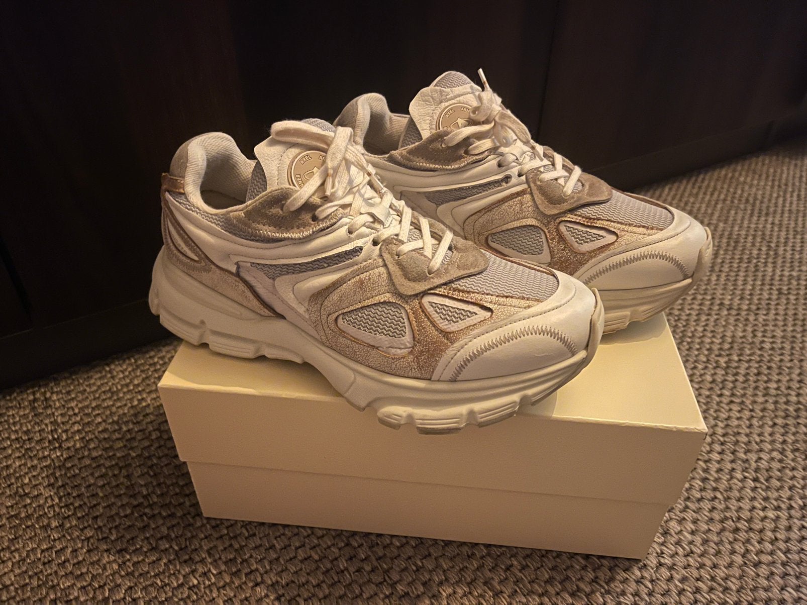 Axel arigato sneakers maat 39 beige izgst, Kleding | Dames, Schoenen, Beige, Ophalen of Verzenden, Sneakers of Gympen, Zo goed als nieuw