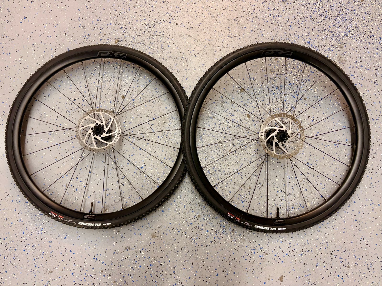 Giant PX2 Gravel Wielen met Schijfremmen en Banden, Ophalen, Zo goed als nieuw, Gravelbike, Wiel