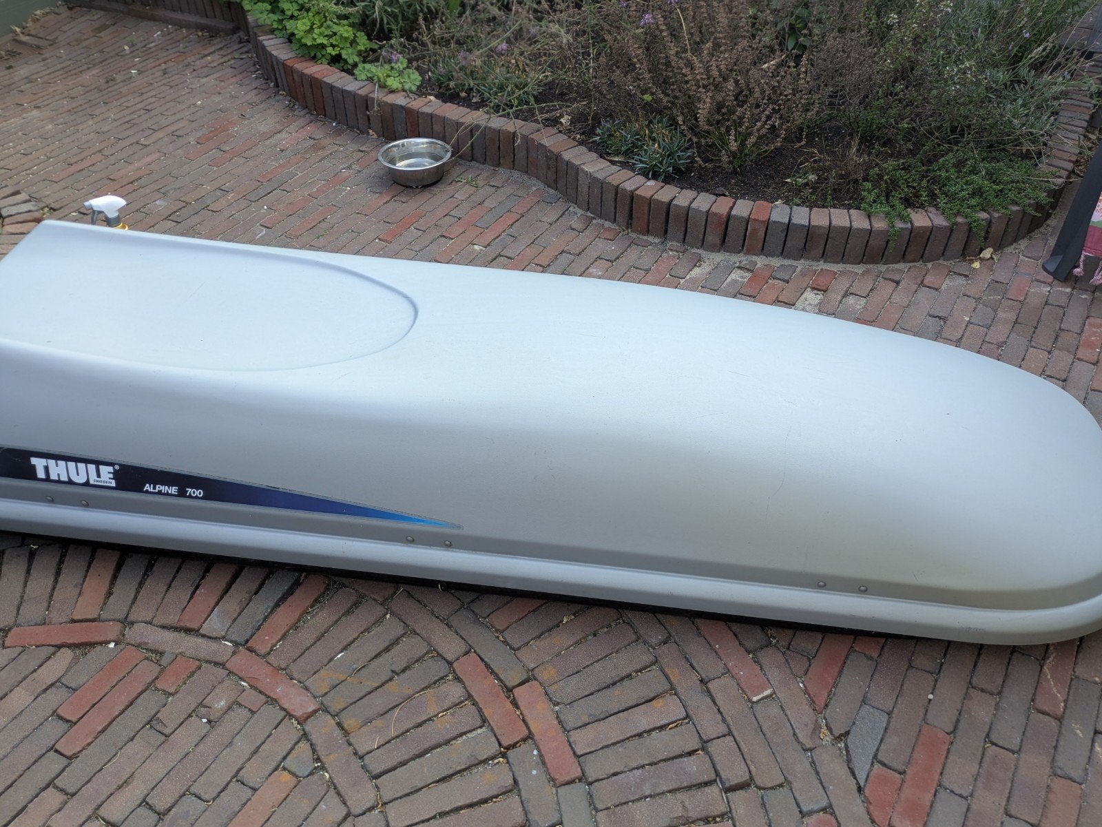 Titel:Thule Alpine 700 Dakkoffer + Menabo Brio dakdragers, Ophalen, Gebruikt
