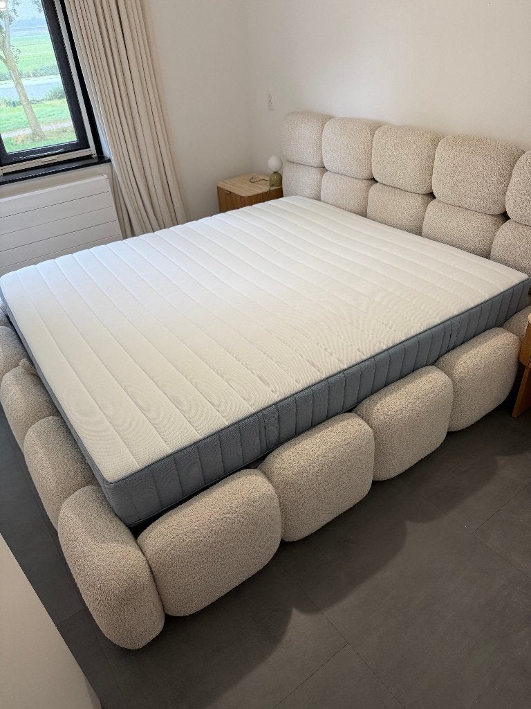 IKEA VALEVÅG Pocketvering Matras 180x200 Stevig – ZGAN, Huis en Inrichting, Slaapkamer | Matrassen en Bedbodems, Ophalen, Tweepersoons