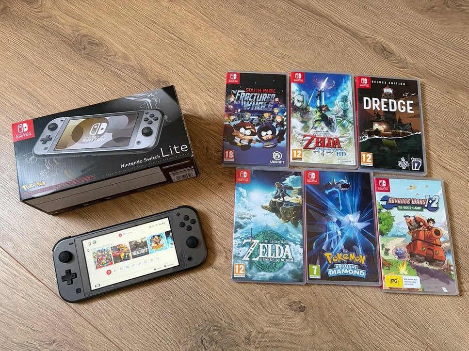 Nintendo Switch Lite Pokemon edition met 6 games, Spelcomputers en Games, Spelcomputers | Nintendo Switch, Met games, Ophalen of Verzenden