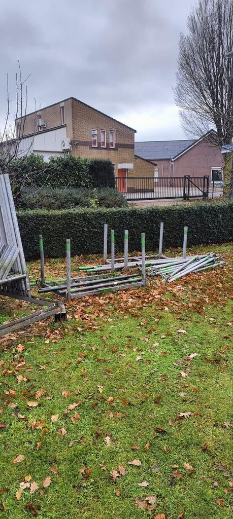 Steigermateriaal: bokken, planken en klemmen en bouwlift, Ophalen, Gebruikt, Overige typen, Minder dan 2 meter
