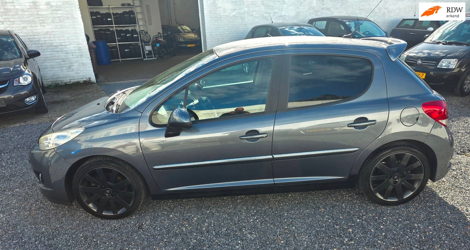 Peugeot 207 1.6 VTi Sportium zeer netjes, Voorwielaandrijving, Stof, Gebruikt, Zwart