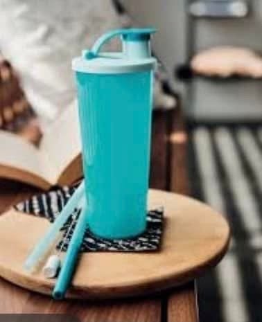 Nieuwe Tupperware Drinkfles/Shaker - Turquoise, Huis en Inrichting, Blauw, Nieuw, Ophalen of Verzenden, Met deksel