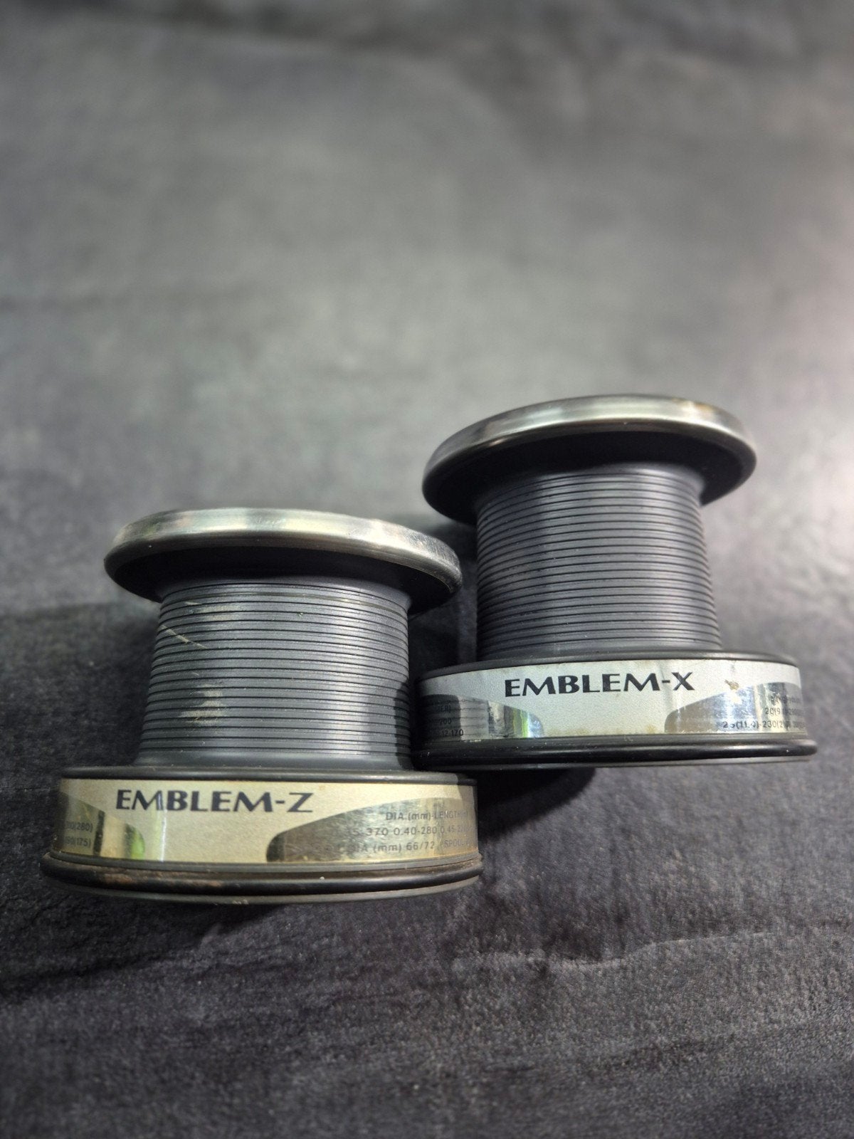 2 x daiwa emblem spoelen, Ophalen of Verzenden, Molen