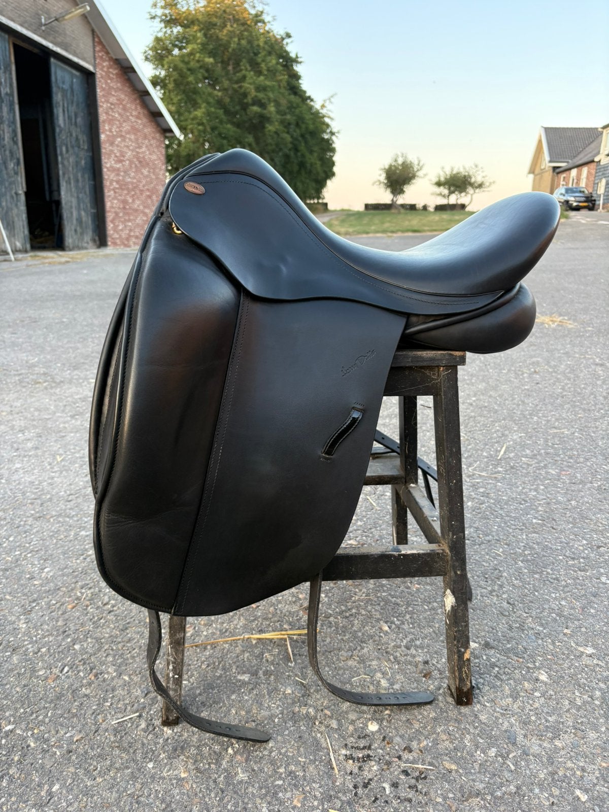 17,5inch Harry Dapps dressuurzadel zgan, Dieren en Toebehoren, Paarden en Pony's | Zadels, Ophalen, Zo goed als nieuw, Dressuur