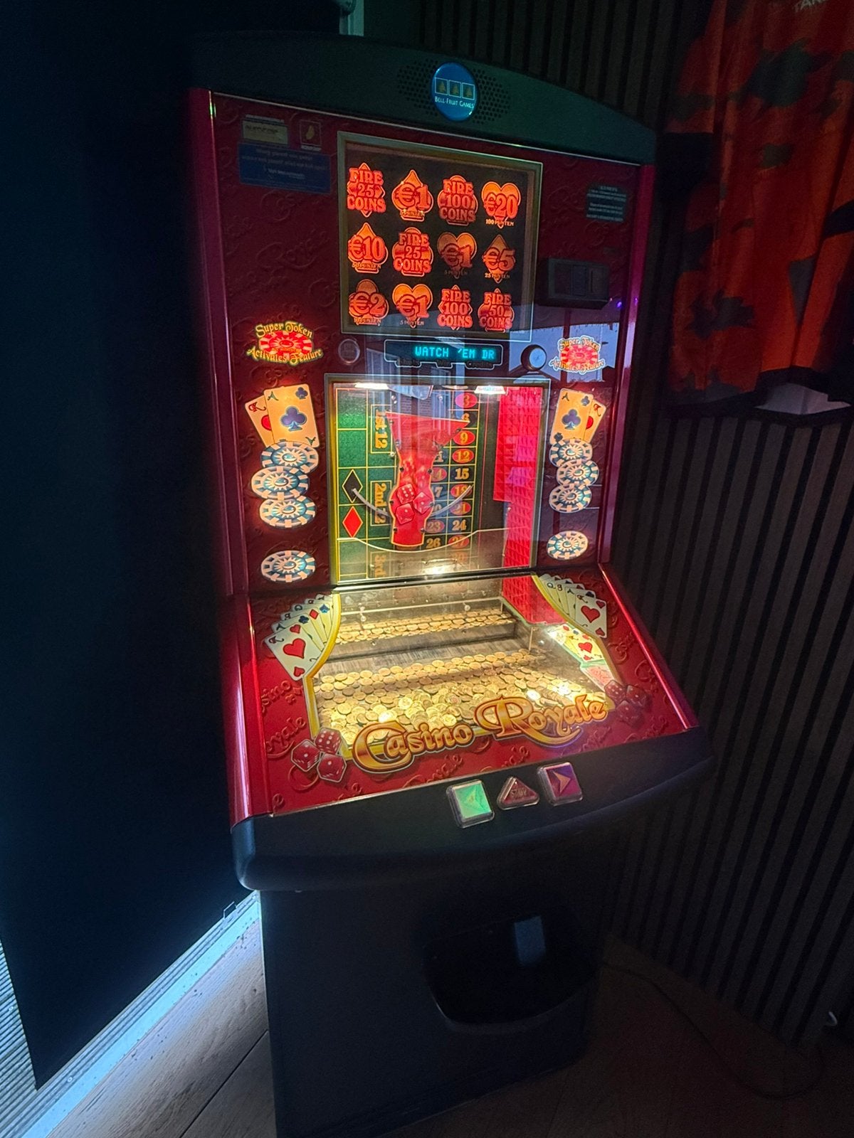 Royal Casino Gokkast - Bell-Fruit Games, Verzamelen, Automaten | Gokkasten en Fruitautomaten, Euro, Ophalen, Gebruikt, Met sleutels