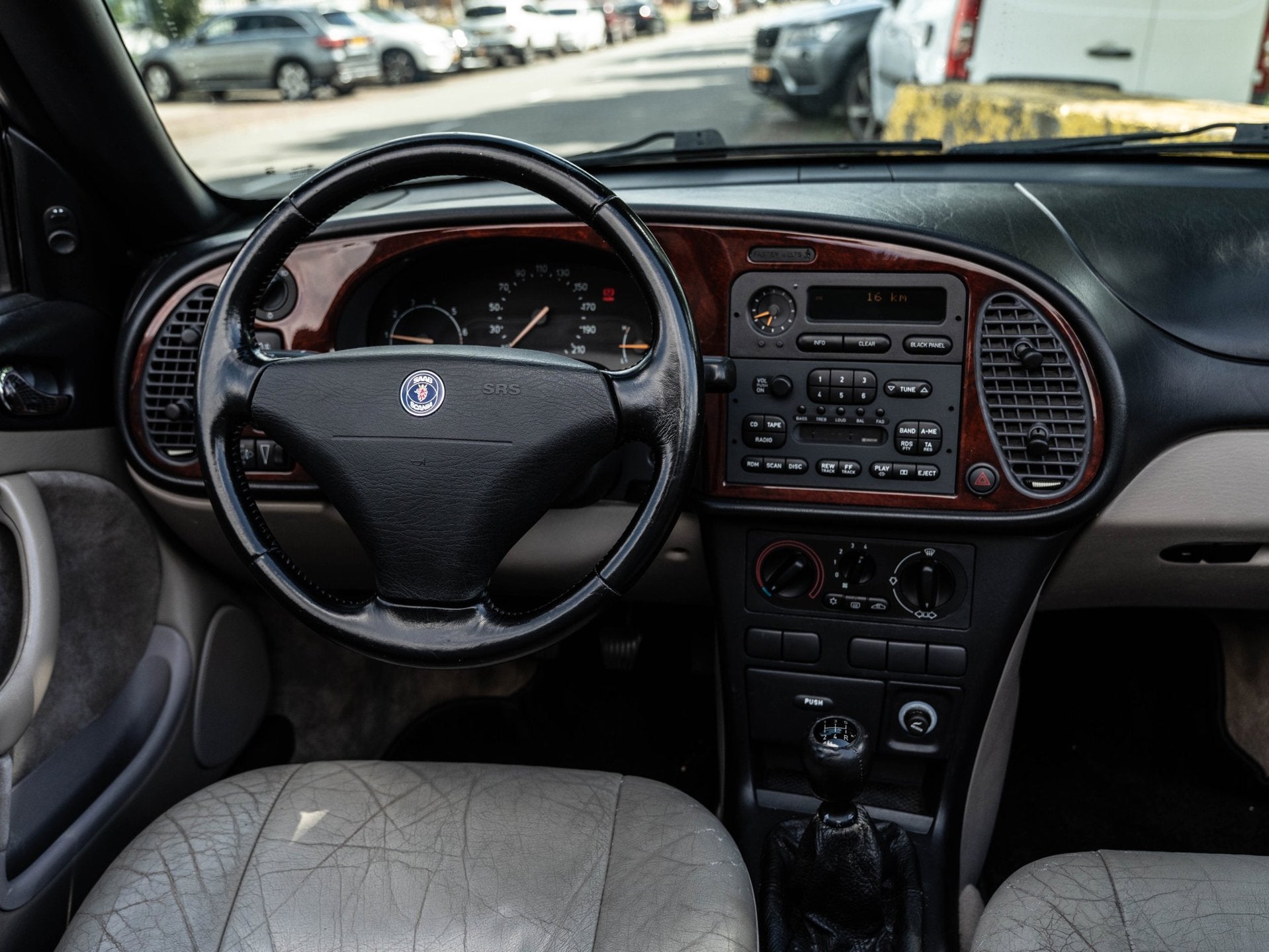 Saab 900 Cabrio 2.3 S | AIRCO | ELEKTR RAMEN | LEDEREN BEKLE, Auto's, Gebruikt, 1340 kg, 4 cilinders, 4 stoelen
