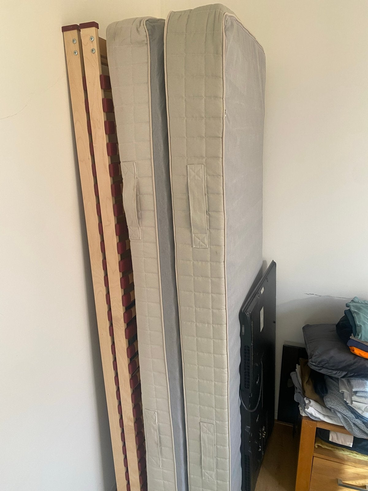 Gratis: Twee matrassen met lattenbodems 80x200, Ophalen, Gebruikt, Eenpersoons, 80 cm