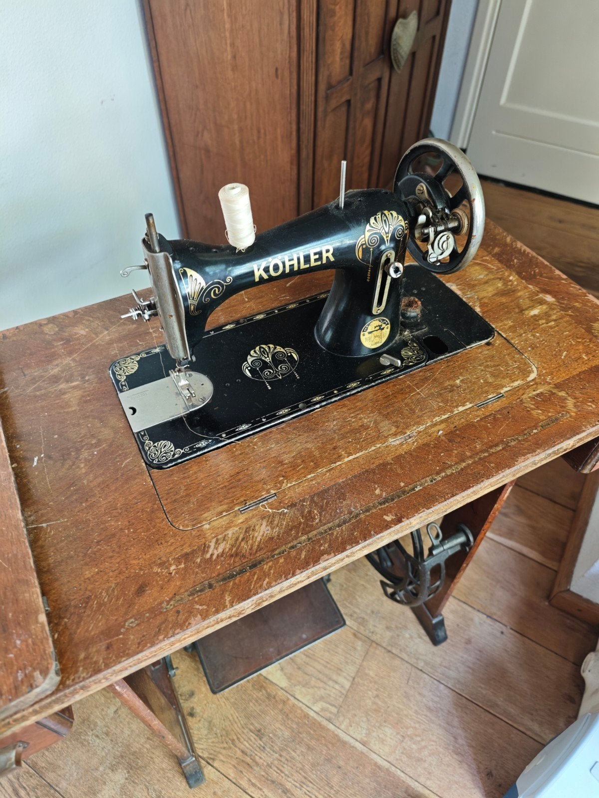 Antieke Köhler Naaimachine met Houten Tafel en Lade, Ophalen