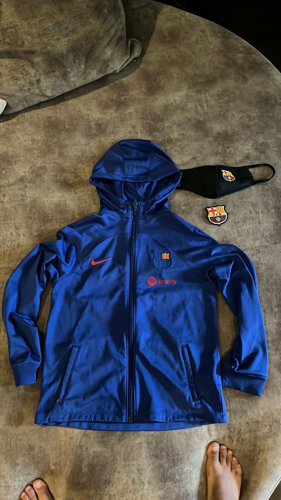 Barca vest, mondkapje en logo, maat 122-128, Jongen of Meisje, Trui of Vest, Ophalen of Verzenden, Zo goed als nieuw