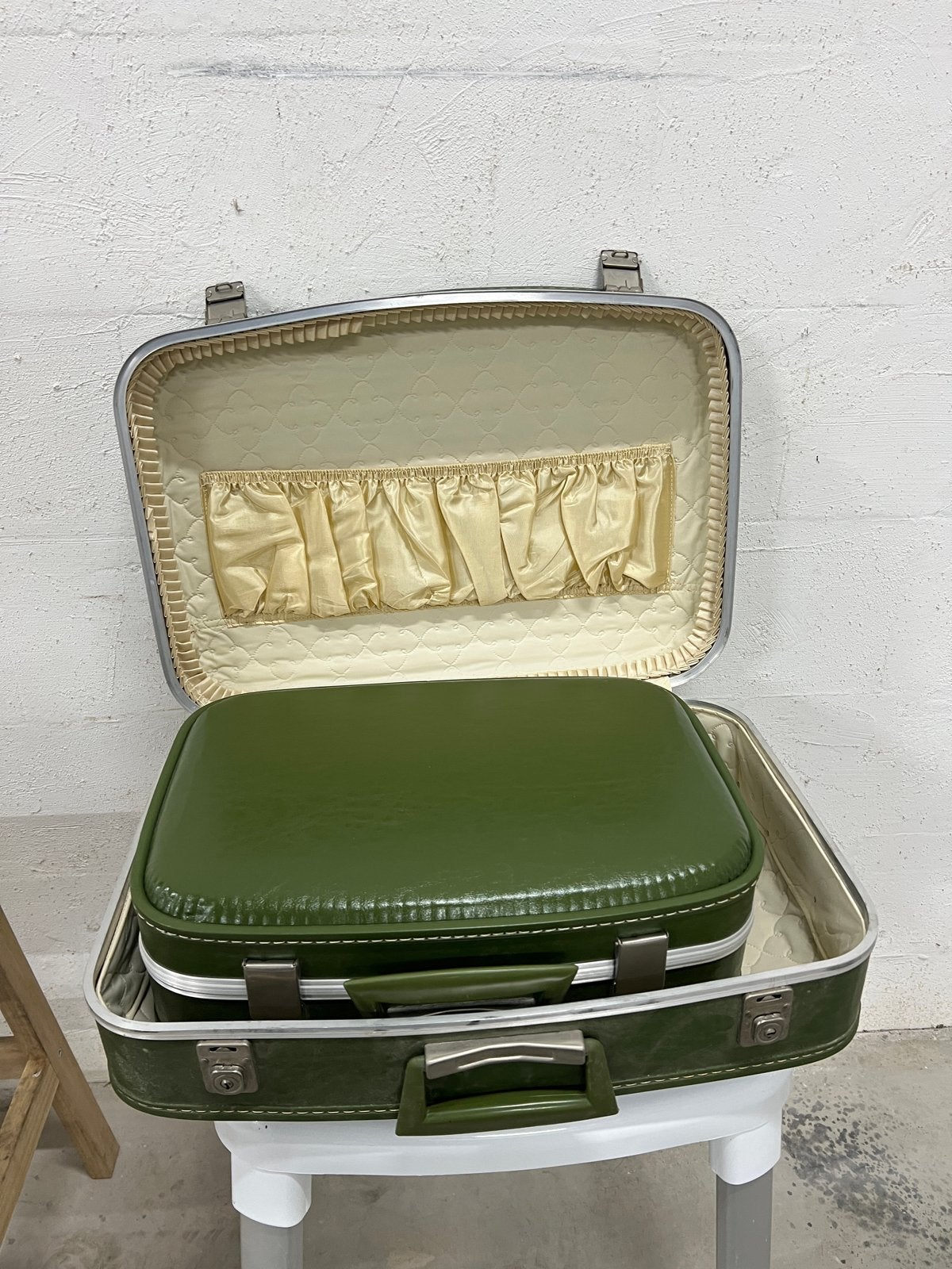 Vintage Groene Koffer Set - Reis in Stijl!, Sieraden, Tassen en Uiterlijk, Ophalen, Gebruikt, 50 tot 60 cm, Hard kunststof
