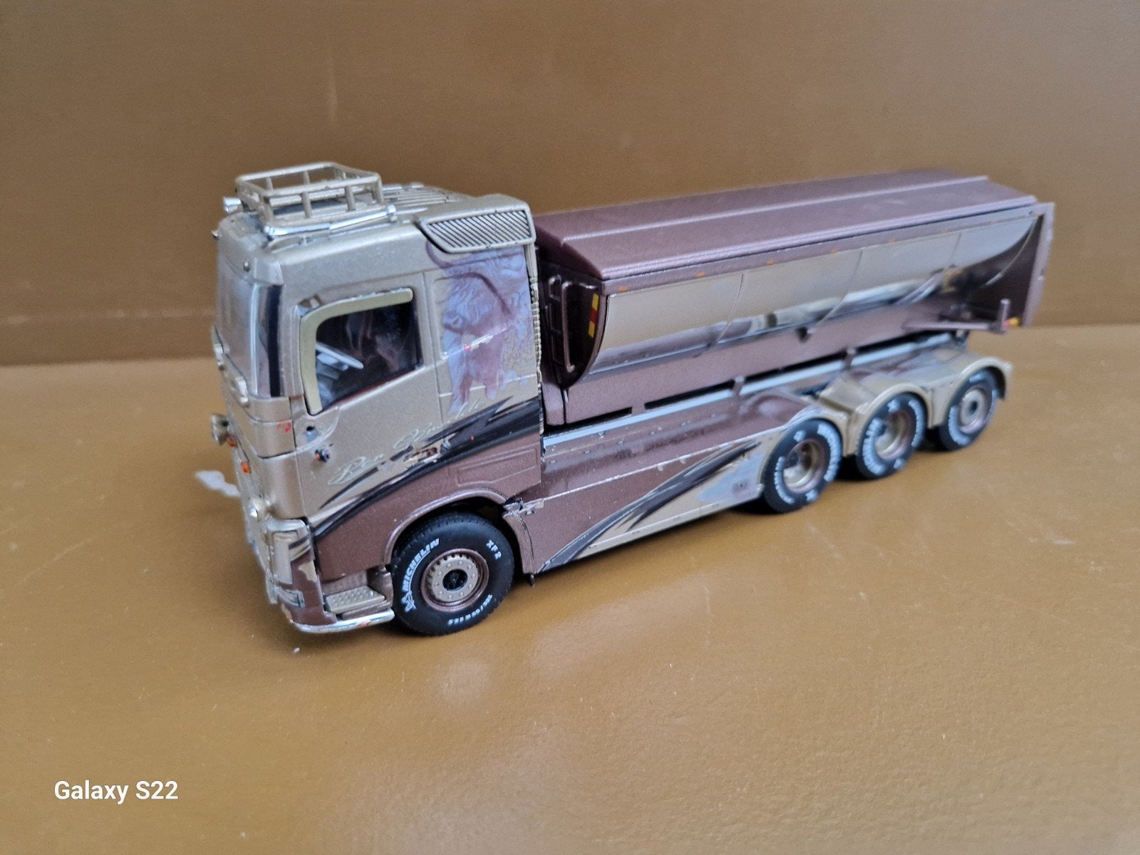 wsi parts volvo asfalt truck, Hobby en Vrije tijd, Modelauto's | 1:50, Ophalen of Verzenden, Bus of Vrachtwagen, Wsi