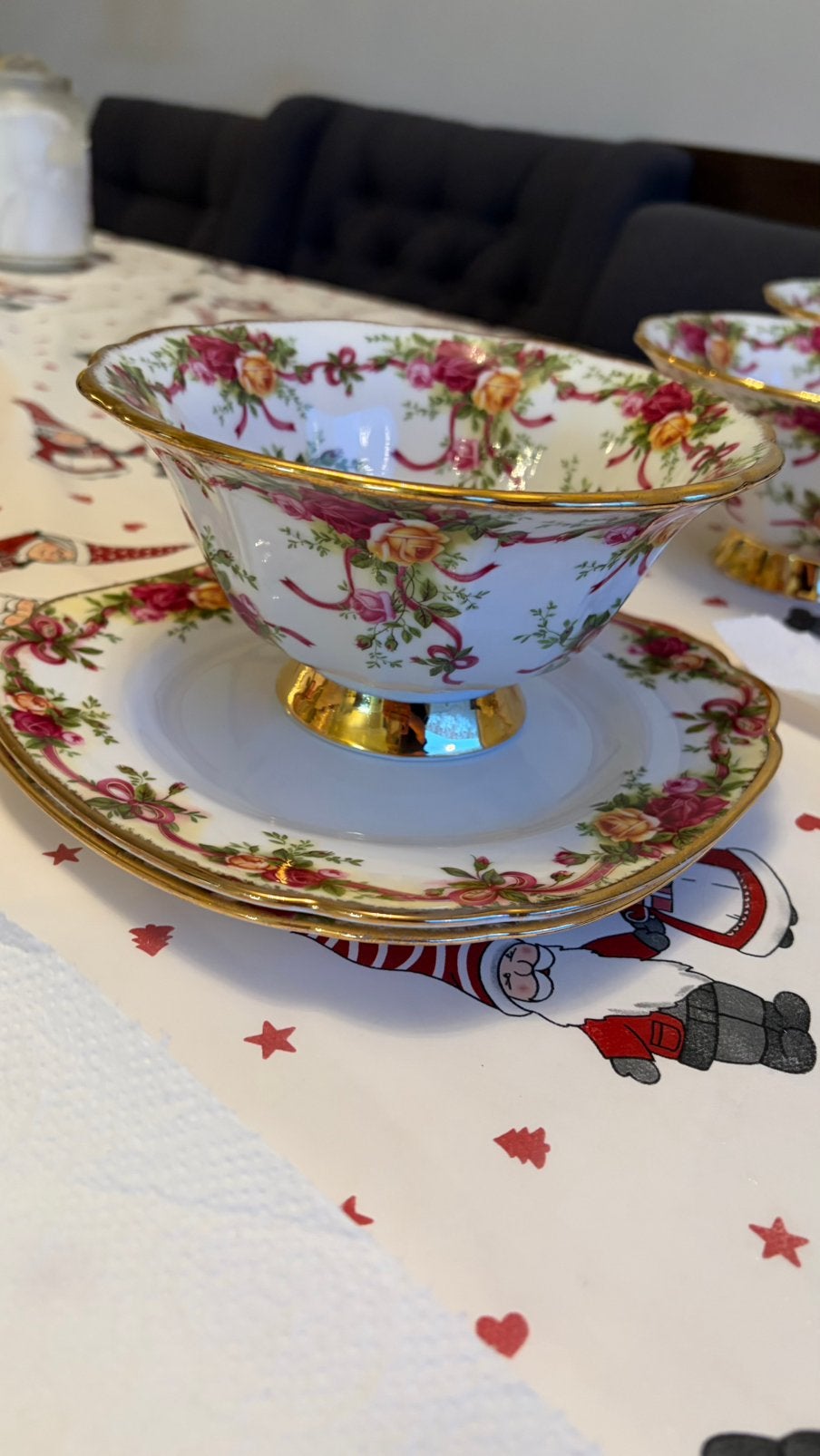 Royal albert ruby celebration, Ophalen of Verzenden, Zo goed als nieuw, Bord(en), Overige stijlen