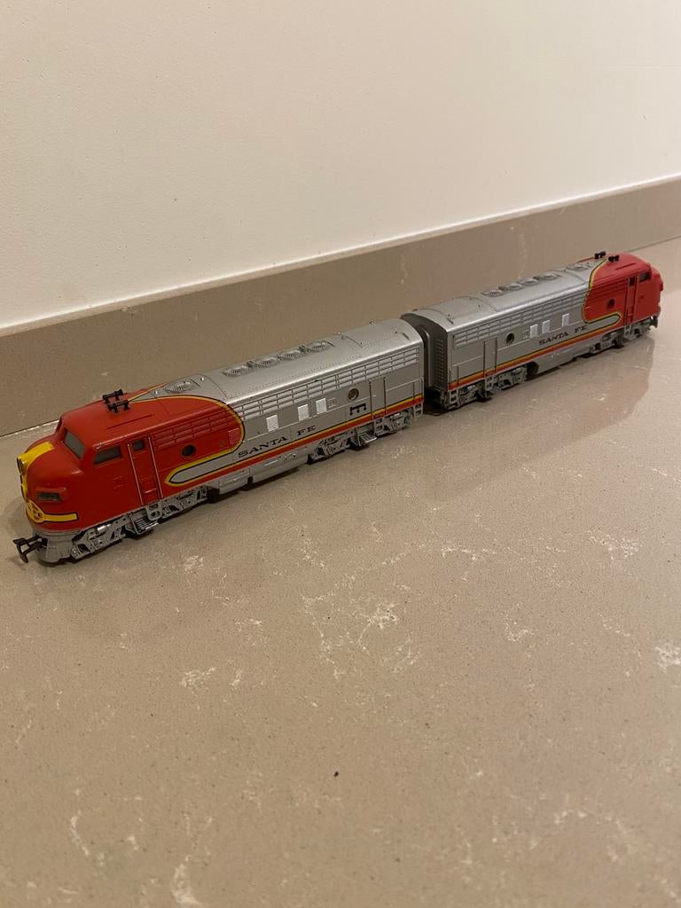 Marklin santa fe 3060 en bijwagen 4060, Hobby en Vrije tijd, Modeltreinen | H0, Wisselstroom, Gebruikt, Locomotief, Ophalen of Verzenden