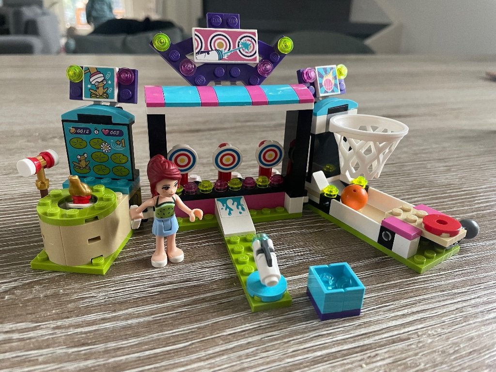 LEGO Friends pretpark spelletjeshal (41127), Lego, Friends, Ophalen of Verzenden, Zo goed als nieuw