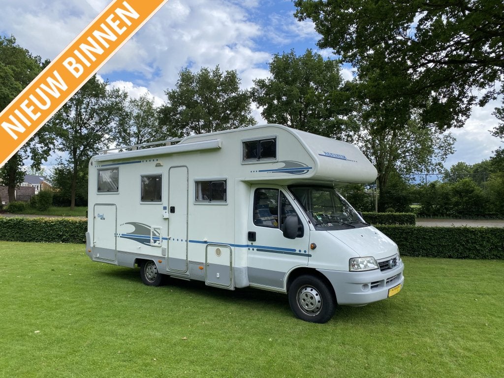 Adria Coral 660 SP Alkoof | NL Camper | 92.500 Km, Caravans en Kamperen, Alkoof, Fiat, Rookmelder, Afzuigkap