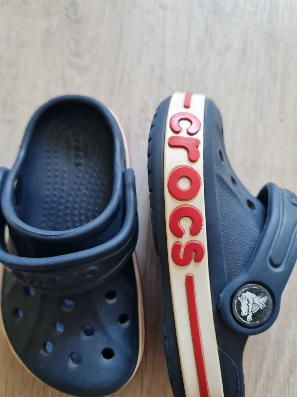 Crocs Clogs Maat C6 - Blauw met Rood/Wit Detail, Kinderen en Baby's, Ophalen, Gebruikt, Crocs, Jongen of Meisje