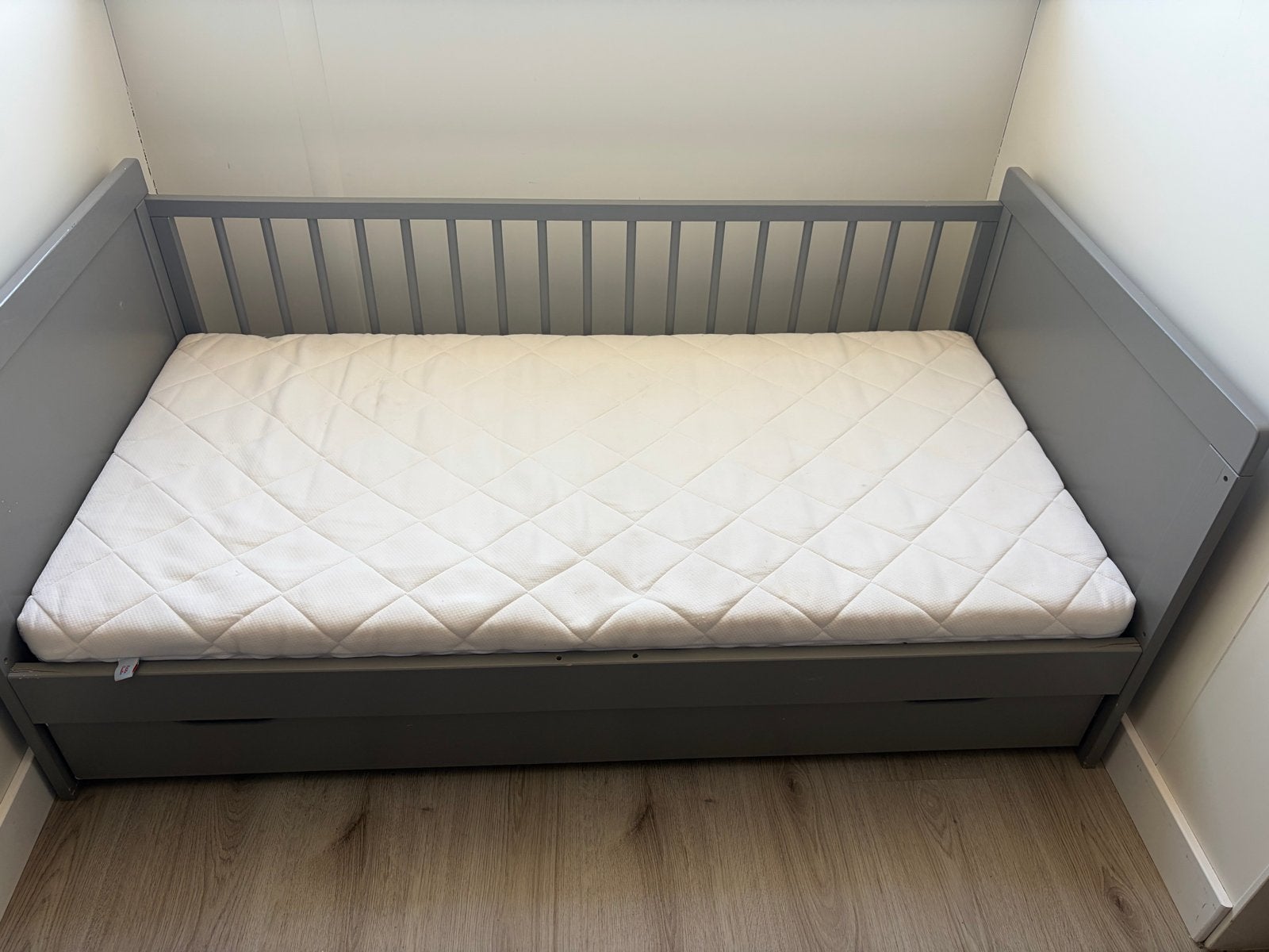 Petite Amelie peuterbed inclusief matras en opberglade, Ophalen, Gebruikt, 70 tot 85 cm, 140 tot 160 cm