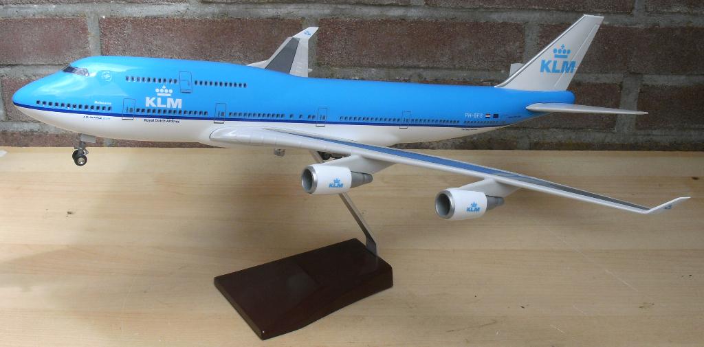 BOEING melbourne . schaalmodel op standaard . PH-BFS ., Verzamelen, Luchtvaart en Vliegtuigspotten, Ophalen of Verzenden, Zo goed als nieuw